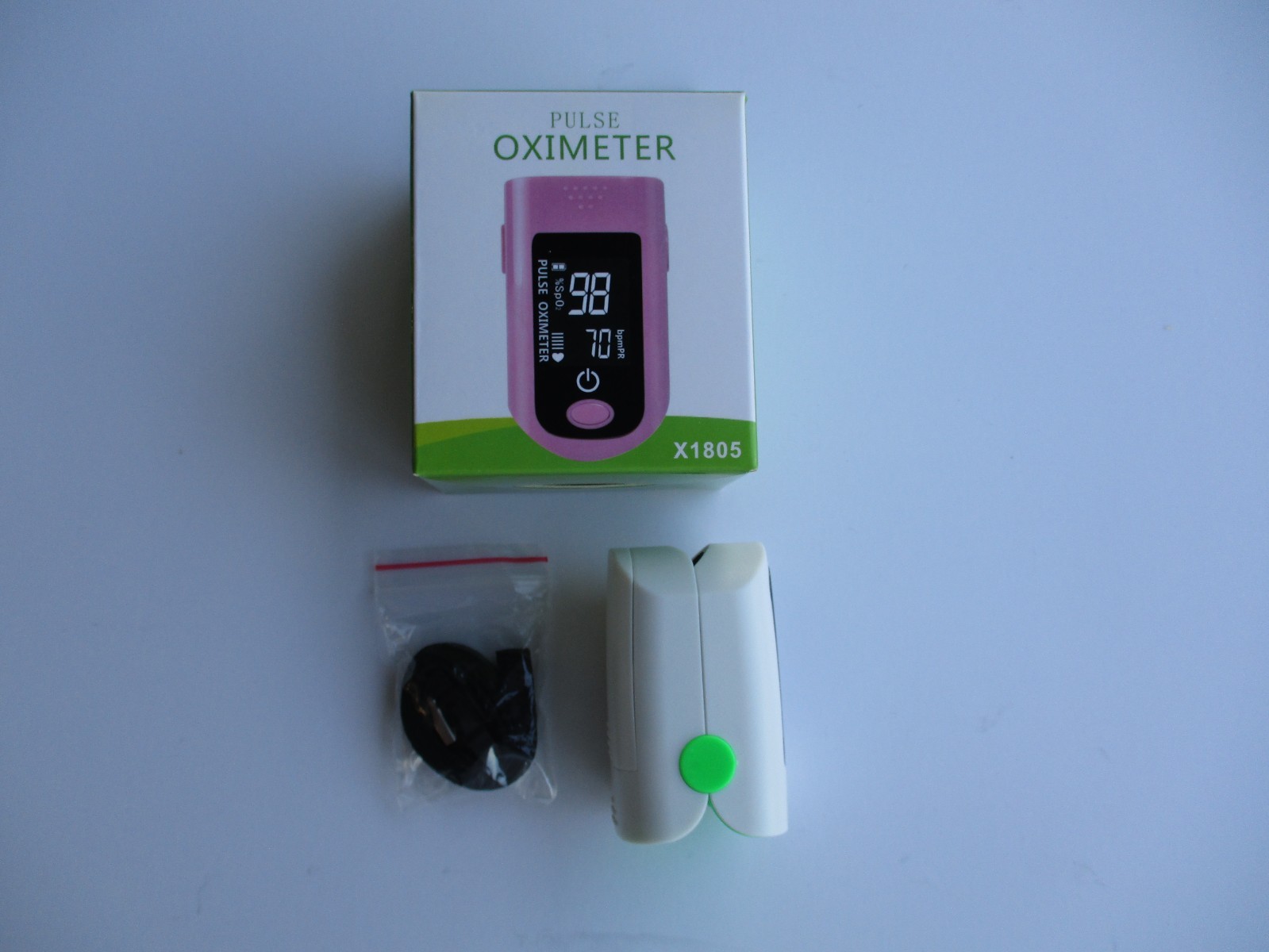 Pulse Oximeter Fingertip Heart Pulse Rate and Blood-Oxygen Monitor