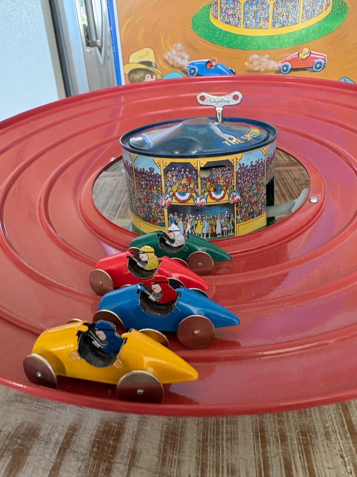 SCHYLLING Collector Series Speedway Auto Racer Tin Wind up W/ 5 Cars/Key/ box