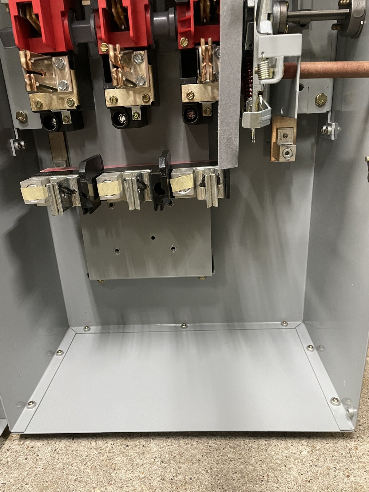 NEW Eaton Cutler Hammer P3F324RGNV 200A 240V Fusible Busway Bus Plug 200 Amp