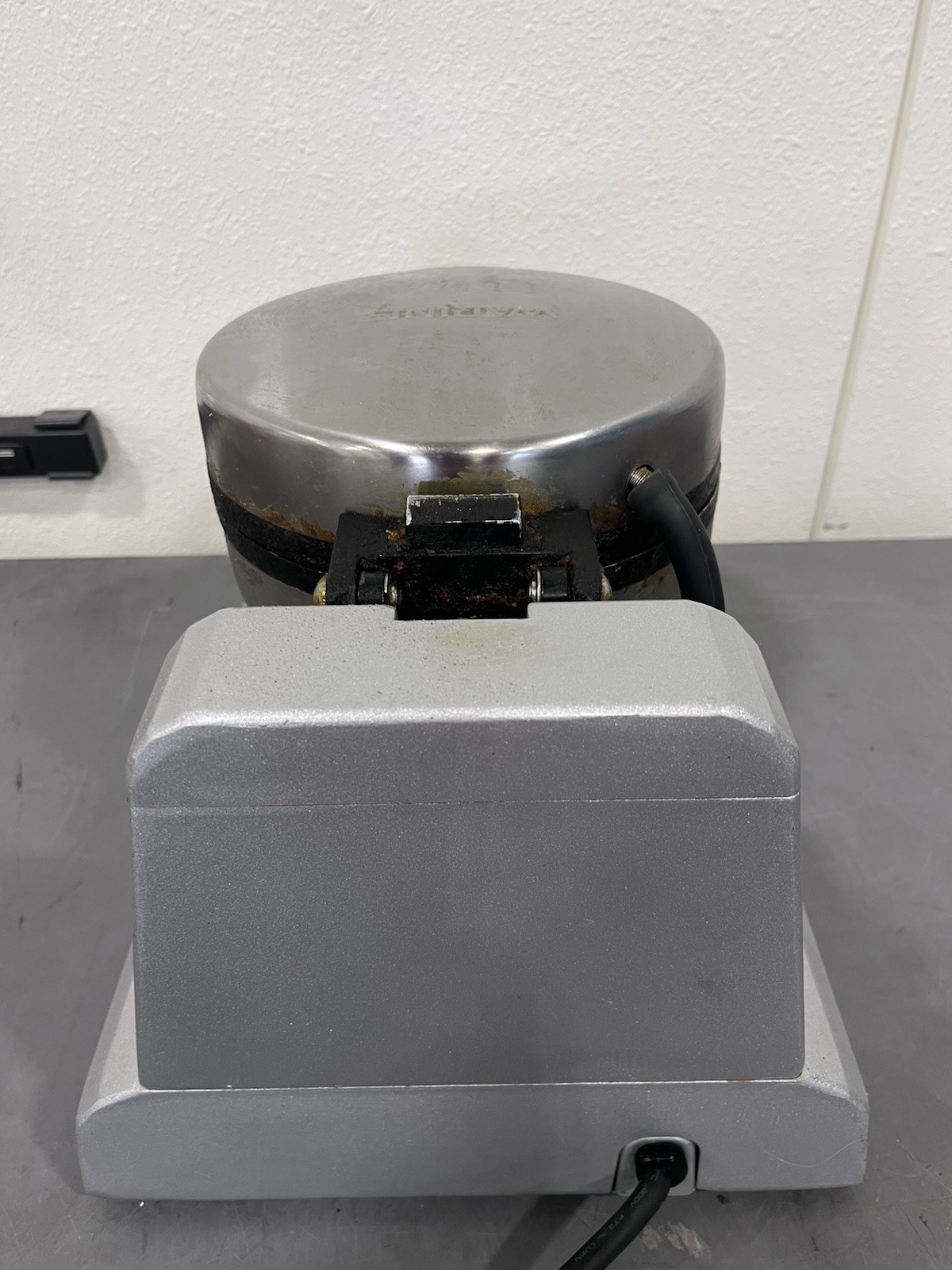 WARING COMMERCIAL BELGIAN WAFFLE MAKER WW180X *READ