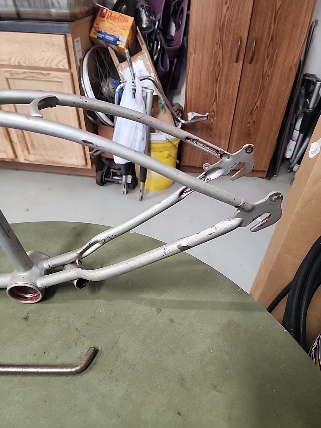 1975 SCHWINN STINGRAY SCRAMBLER BMX 20 INCH SILVER FRAME KICKSTAND HEADBAGE L$$K