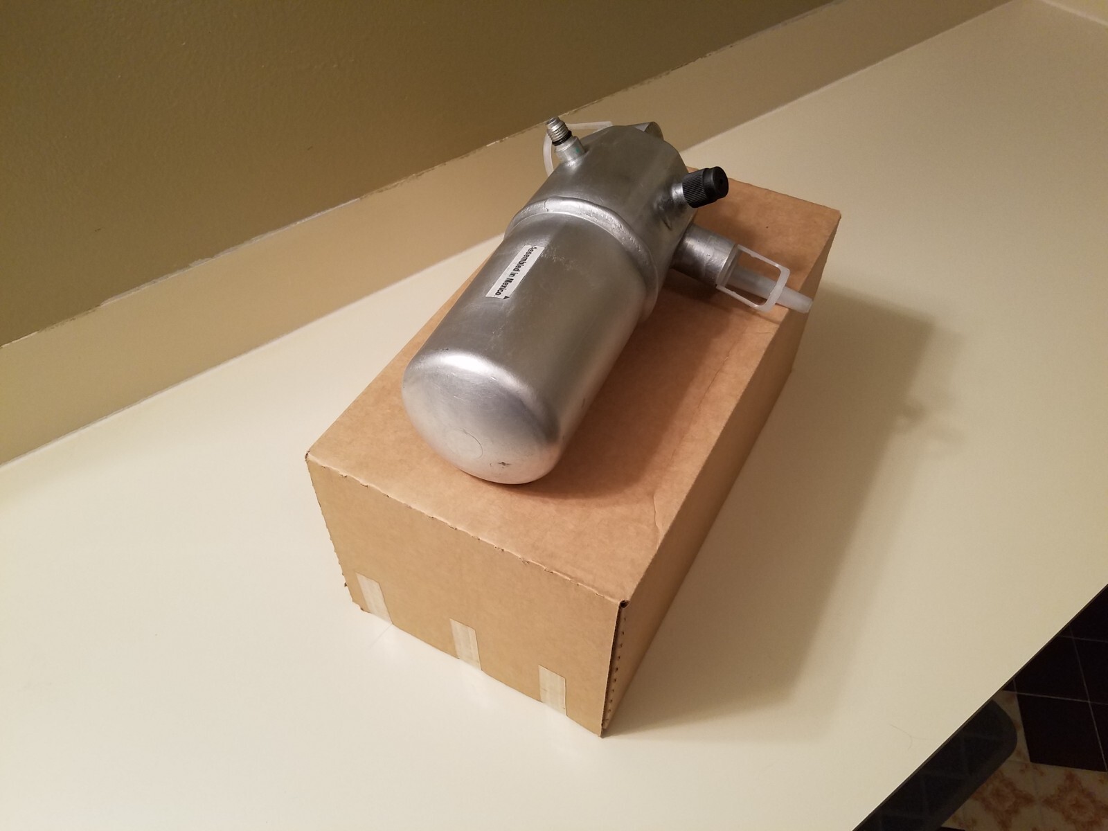 New GM Genuine Express/Savana Van A/C Accumulator GM Part #25890358 ACD#15-10345