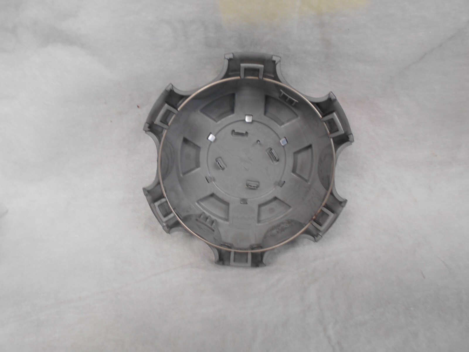 2016-2024 Toyota 4Runner center cap Brand NEW black OEM