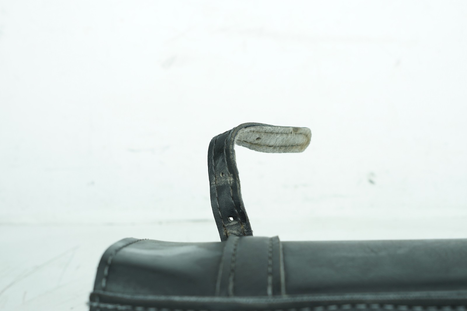 2008 Harley Dyna FXDWG 105th Wide Glide Front Onboard Tool Bag Leather Storage