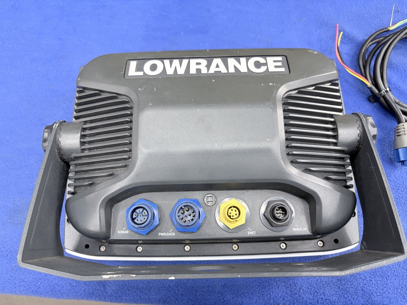 Lowrance HDS 8 Gen 1 Insight USA GPS Chartplotter Fish Finder Display W/ Mount