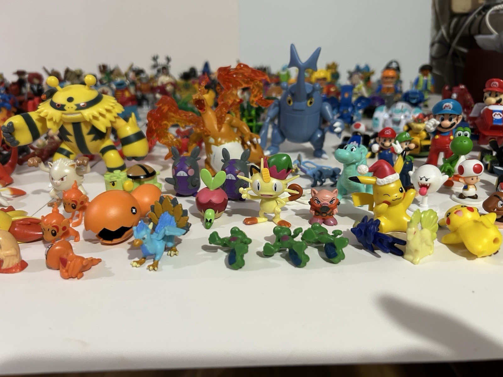 Random Mixed Lot Of Various Ítems Small,Medium Toys & Figures 171 Pieces