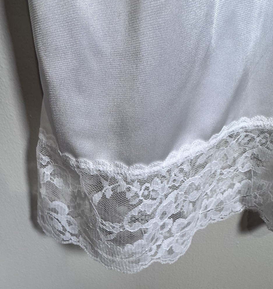 Vassarette White Lace Nylon Half Slip Sz XL 26” Grunge Goth Y2K Pinup Lingerie