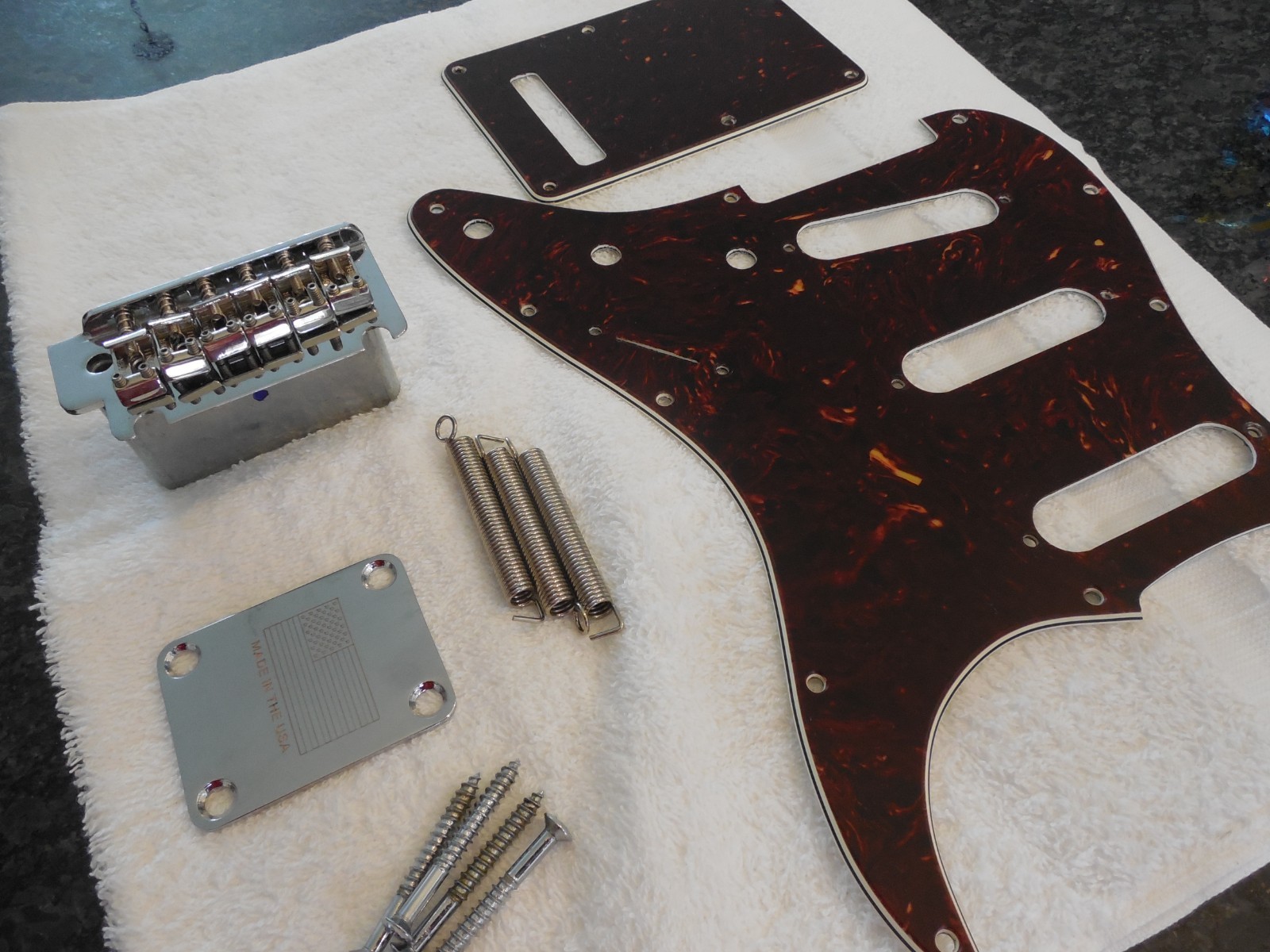 Fender Stratocaster Harvest Green MIM Body Plus Extras Loaded pickguard. #READ#