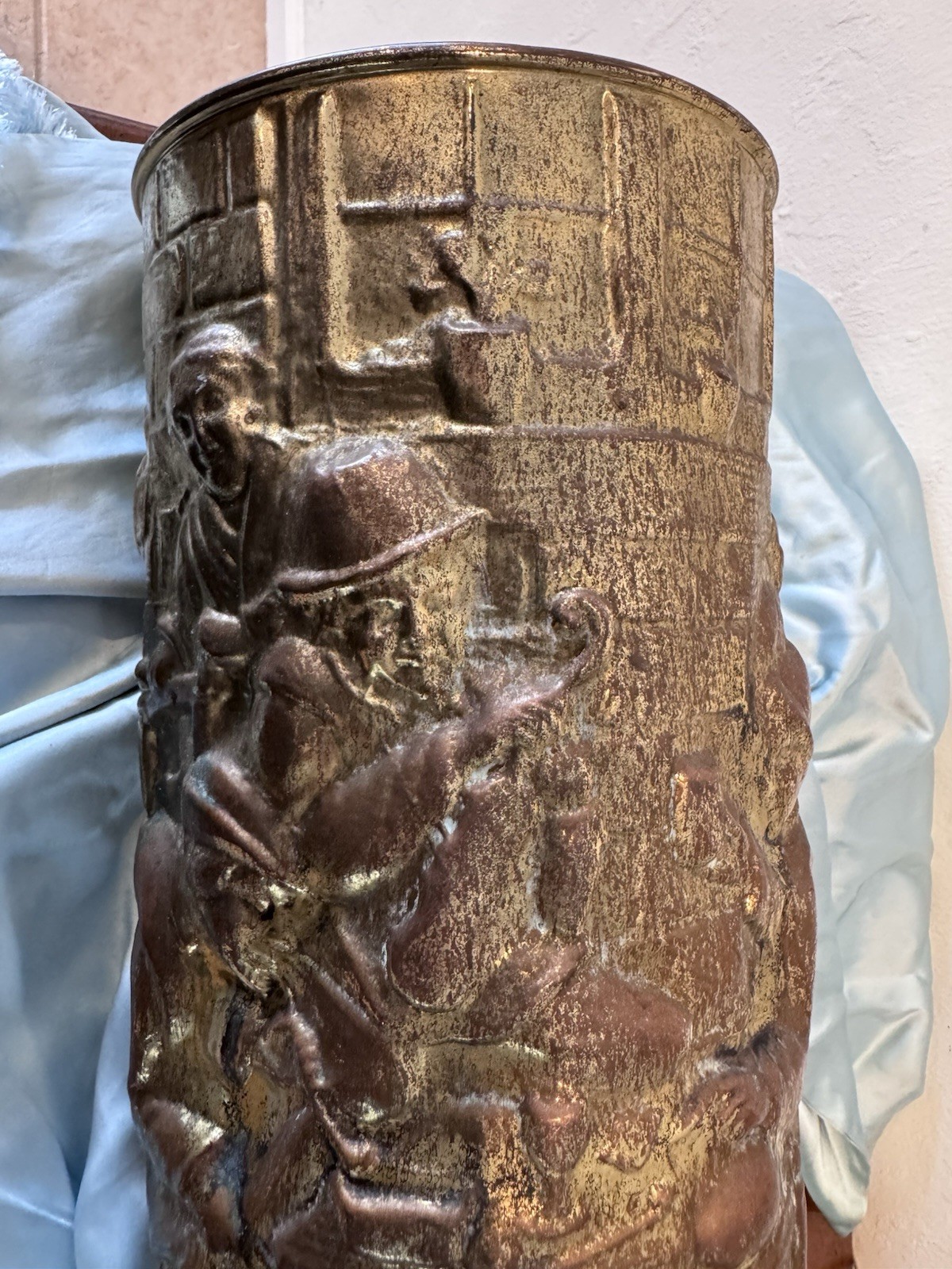 Lombard Umbrella Stand Brass Embossed Relief Colonial Pub Scene England 15" Tall