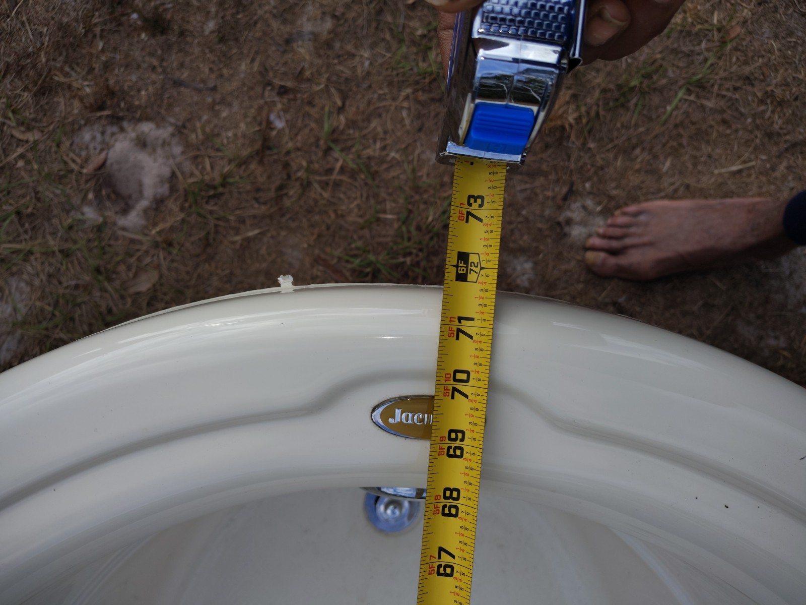 Jacuzzi Oval Jetted-Whirlpool Acrylic Bathtub White 72x42 in Bathroom