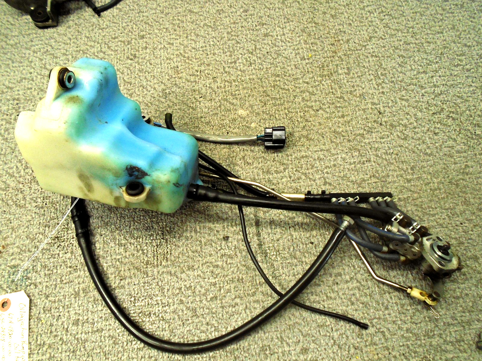 Oil Injection Pump Assy w Tank Assy 67H-13200-00-00 Yamaha 150hp-200hp Outboard