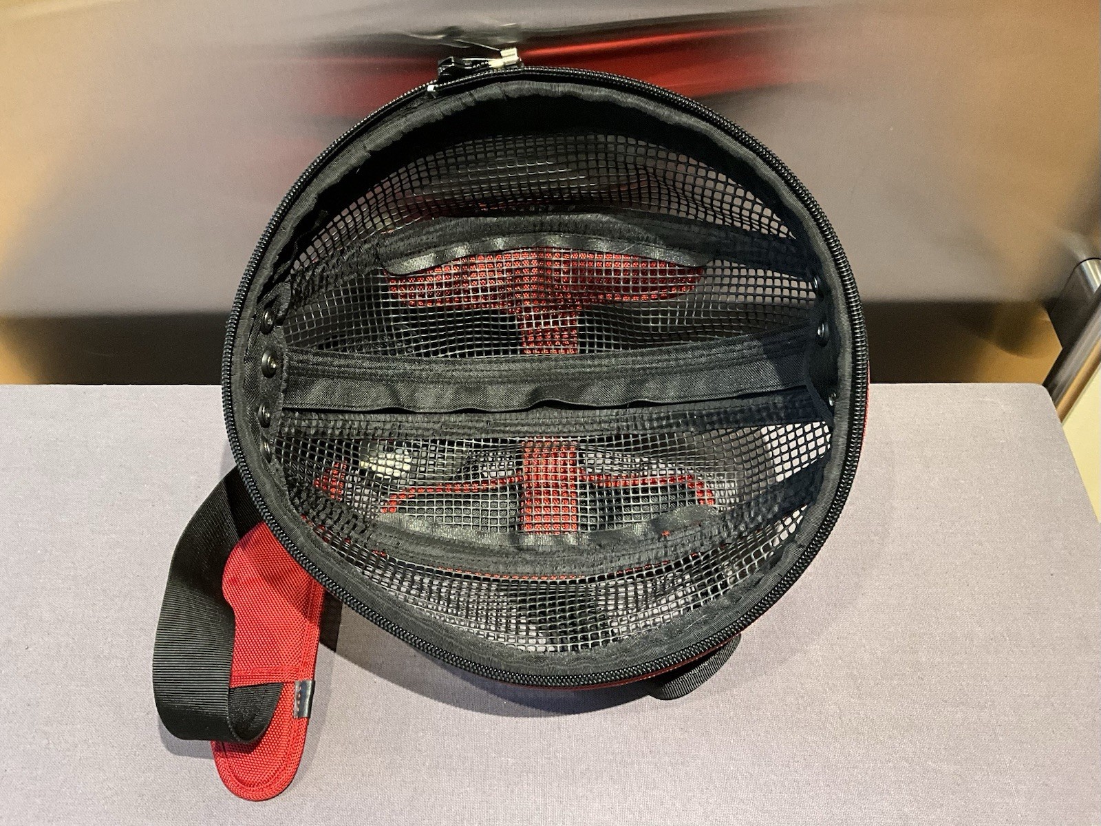 EXUC PARTS Sleepypod 13” Mobile Pet Bed Sz SM Small - Strawberry Red Lid & Strap