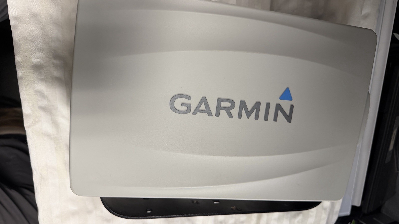 Garmin GPSMAP 840xs Chartplotter MFD Display w/ SunCover and cord