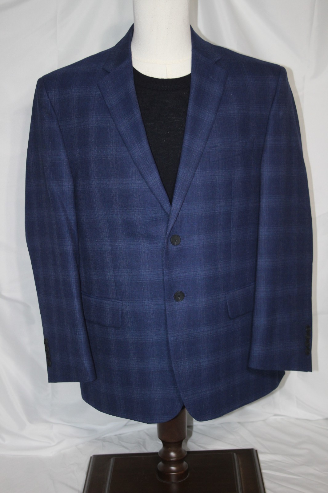 JOS A BANK 44S Traveler Blue Plaid Tailored Fit 2-Button Sport Coat