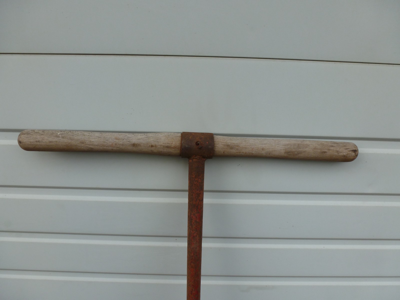 Vintage Seymour 6-Inch Post Hole Digger Auger with Wood Handle