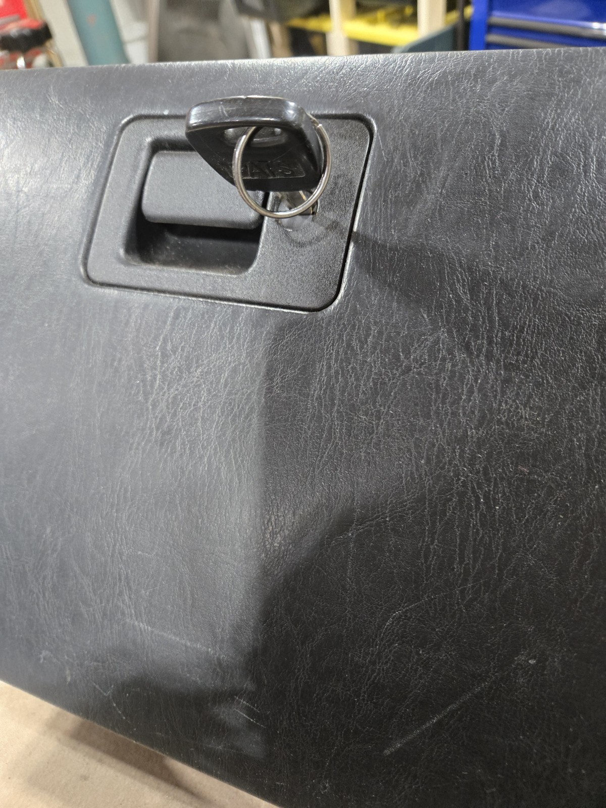 2001-2007 Ford Escape Glovebox Glove Box Compartment Assembly OEM Black W/key