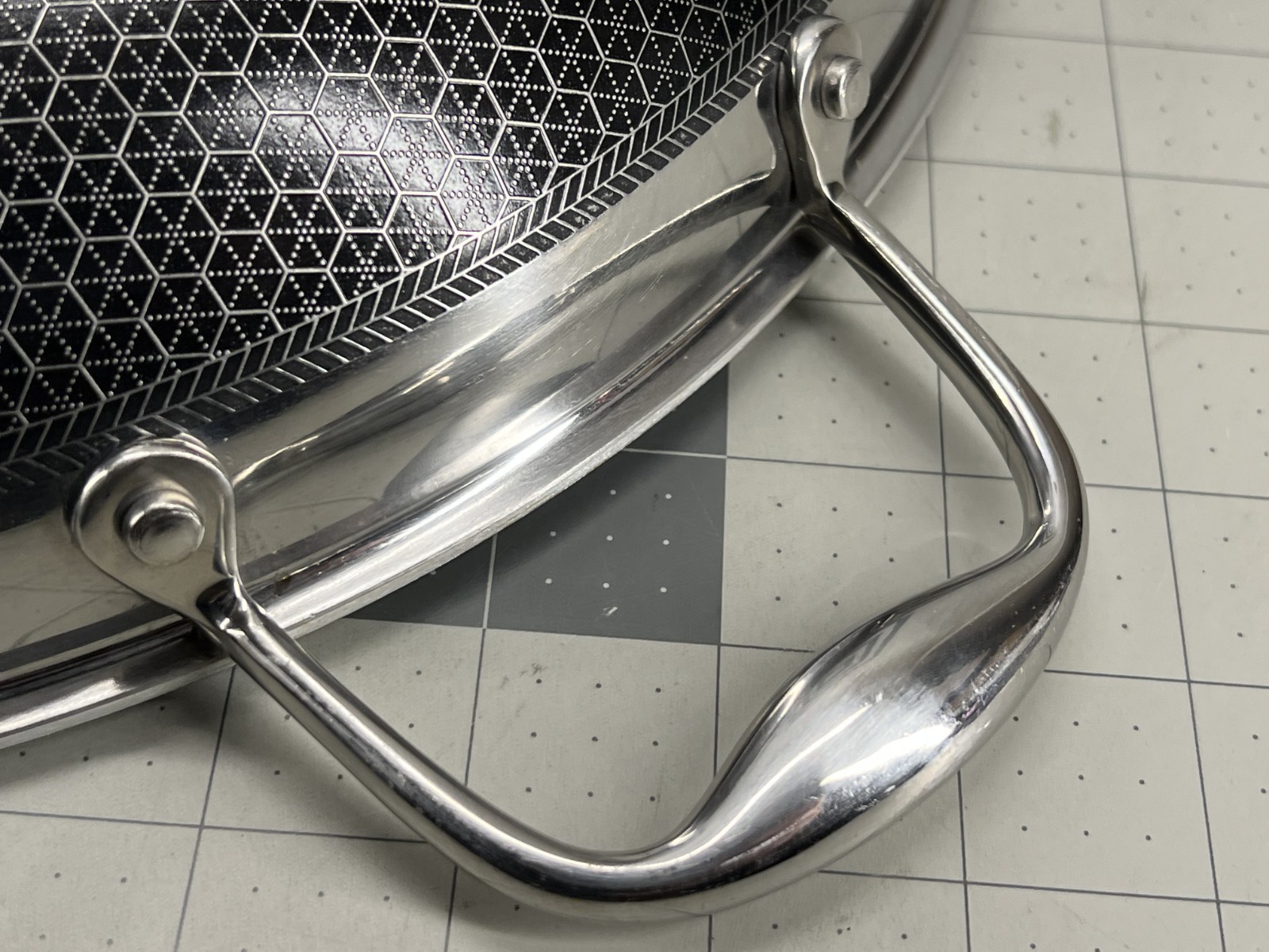 HexClad Hybrid Nonstick 14" Frying Pan, No Lid - Used