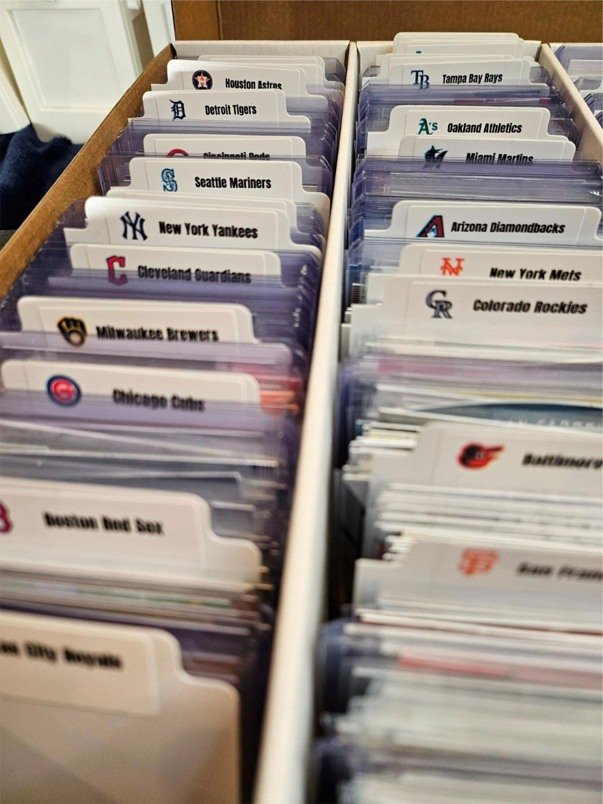 30 x Tall Sports Card Team Dividers with 30 MLB Teams Logos