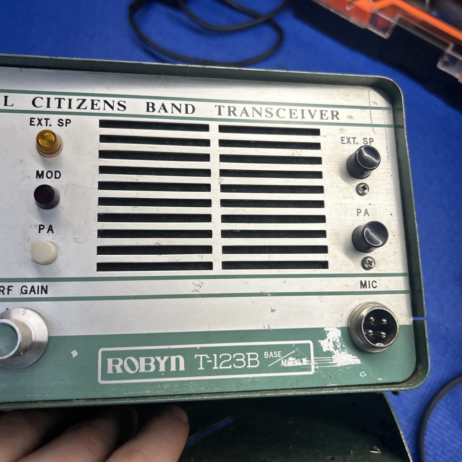 Robyn T-123B 23 Channel Citizens Band Transceiver Base Station Radio