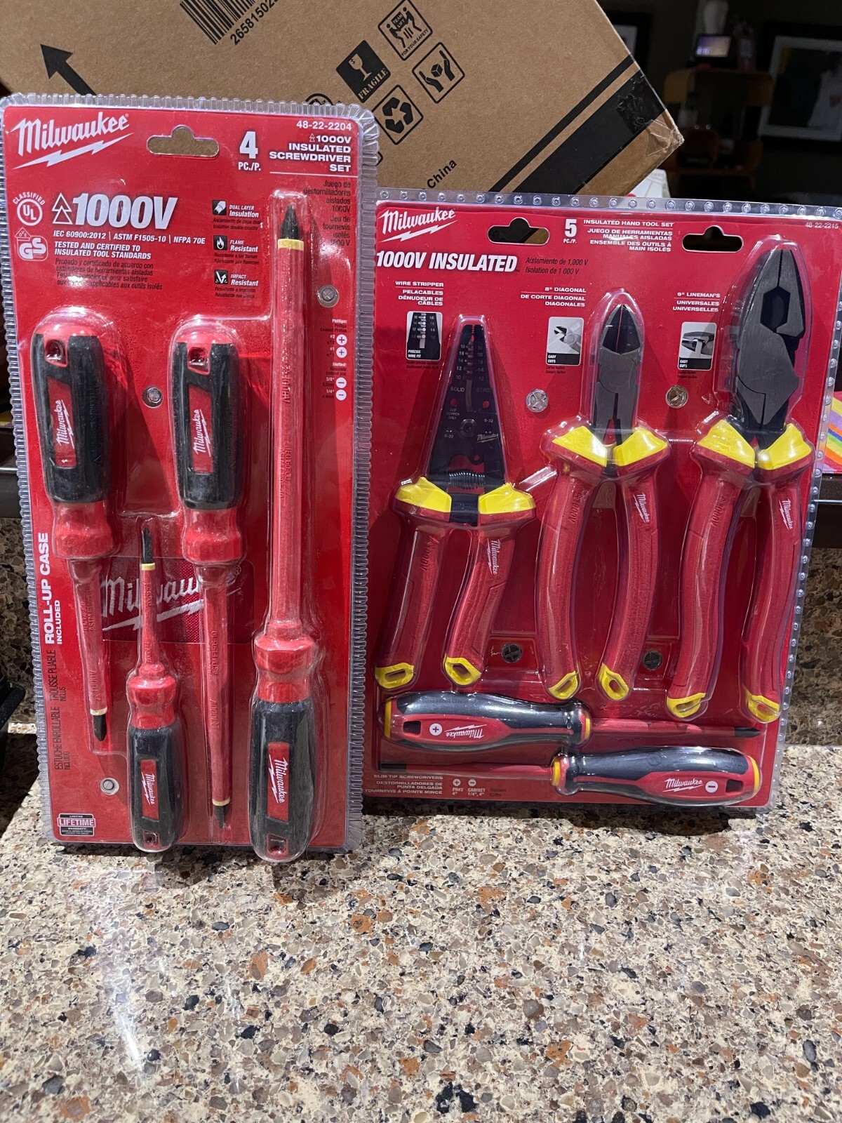 Milwaukee 1000V Insulated Electricians Hand Tool Sets (48-22-2215 & 48-22-2204)