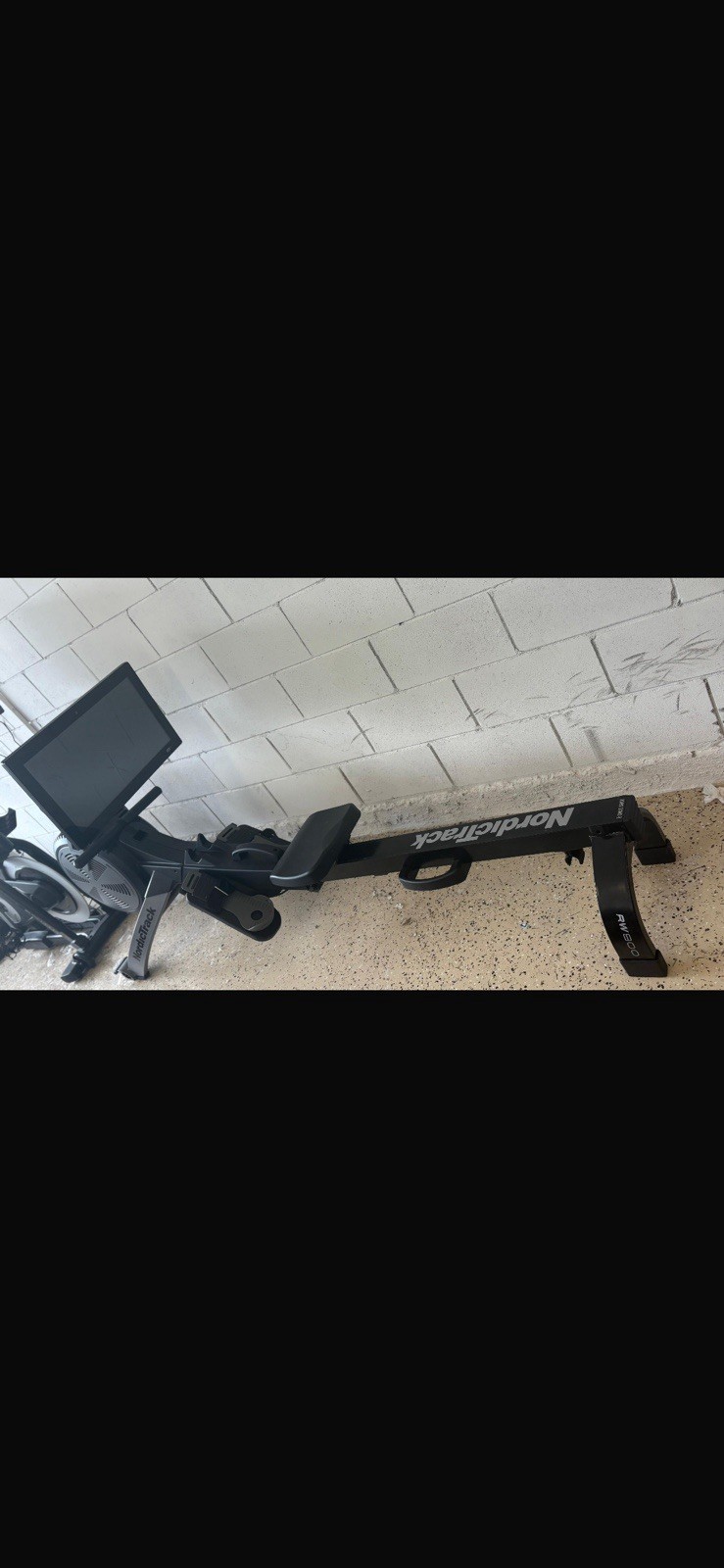 NordicTrack RW500 Rowing Machine Black Air Resistance Touchscreen