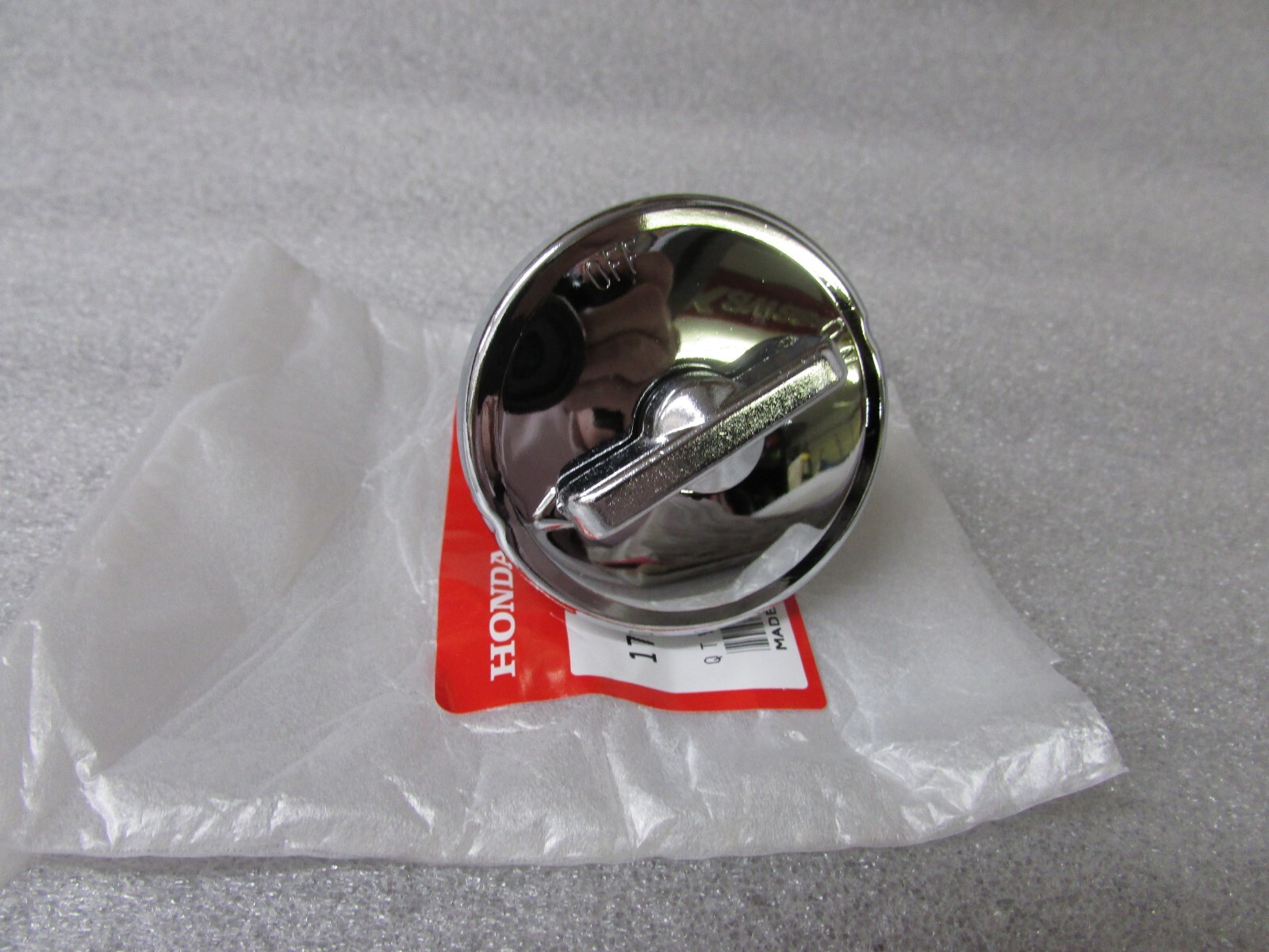 NOS 86-87 HONDA TRX70 FOURTRAX 70 OEM FUEL TANK GAS CAP 17620-165-643