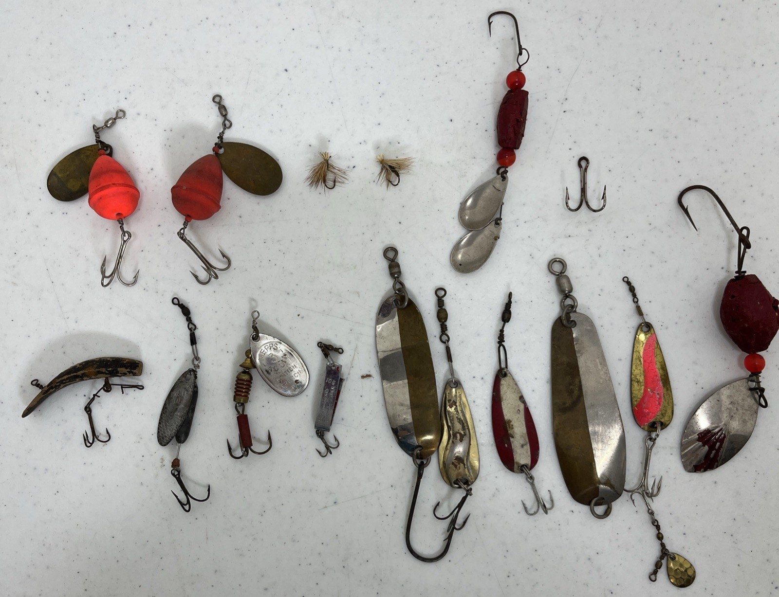Lot of Vintage Fishing Tackle Spoons Spinners Swivels Hooks Lures Lot of 15