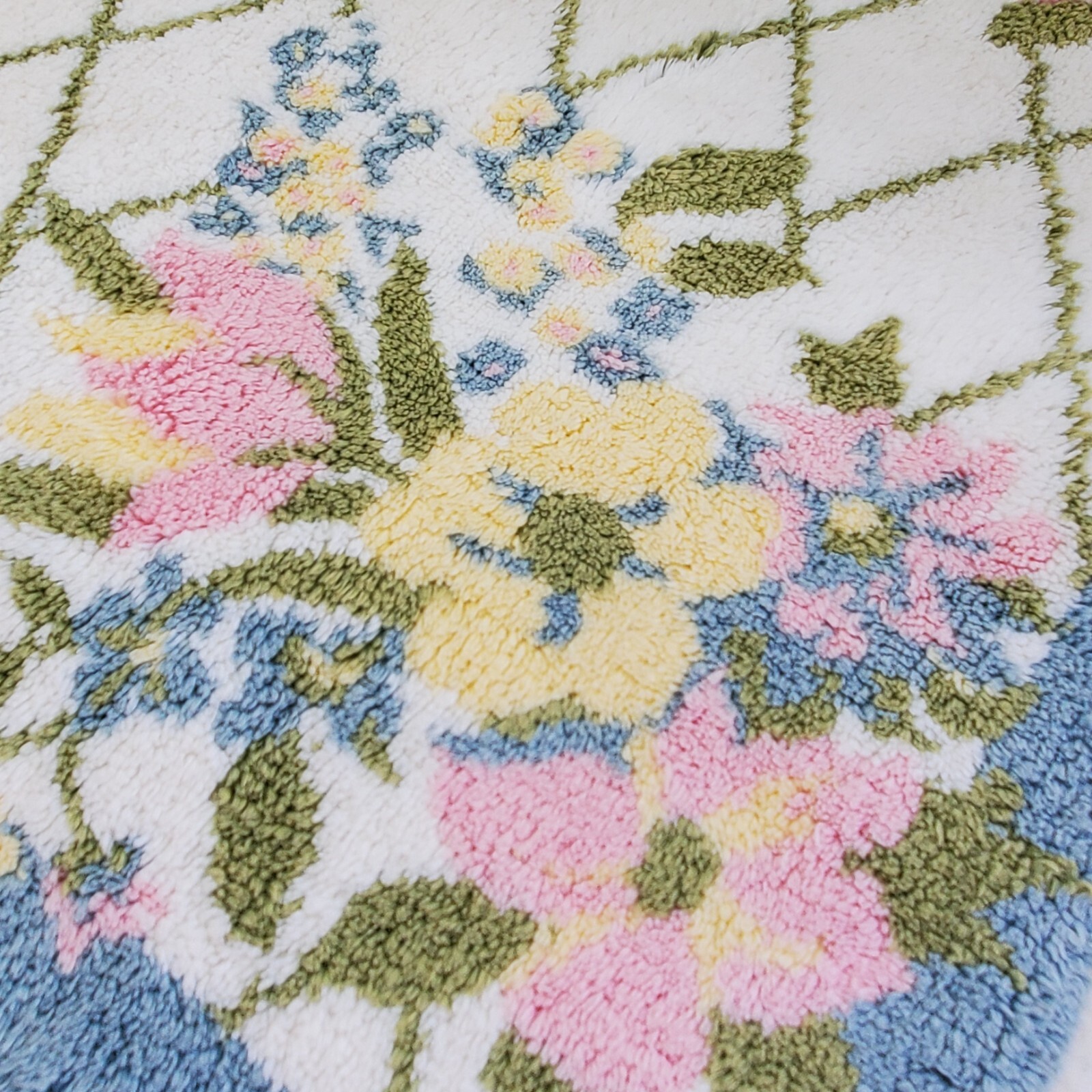 Longaberger Bath Mat Rug Pastel Trellis Pattern Blue Pink Cream White 18.5"x31"
