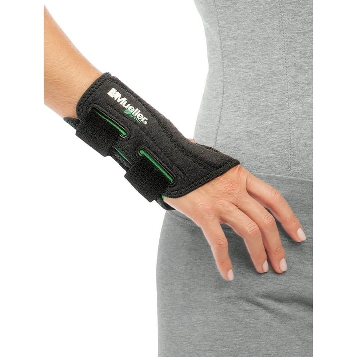 Mueller Green Fitted Wrist Brace, Right Hand, Unisex, One Size Fits Most, Black