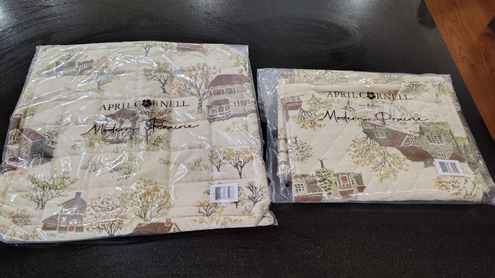 April cornell modern prairie lot of 2 casserole/bread  warmers new kitchen