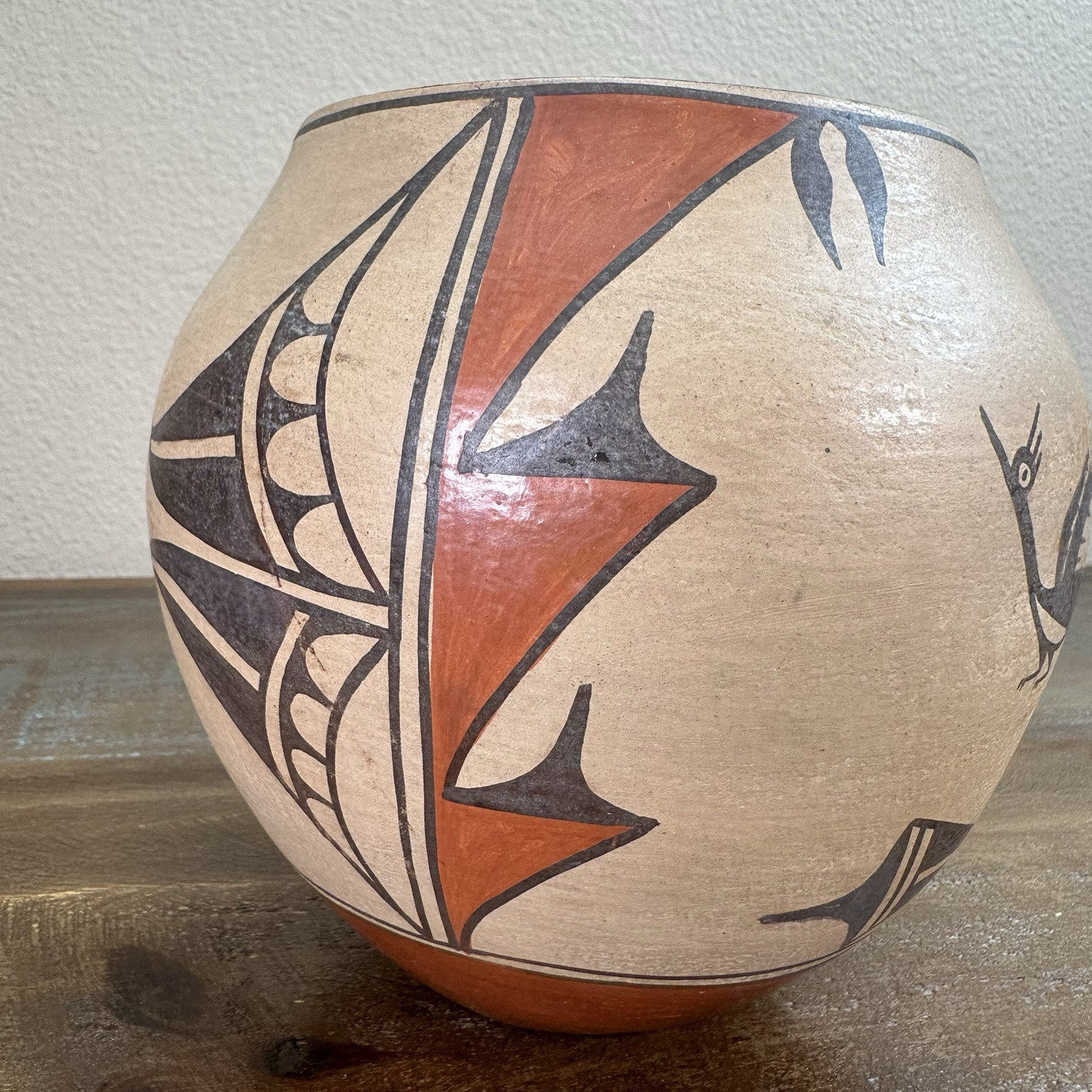 Unsigned Authentic New Mexico Zia Pueblo Indian Pottery Painted Bird Pot 7.5”