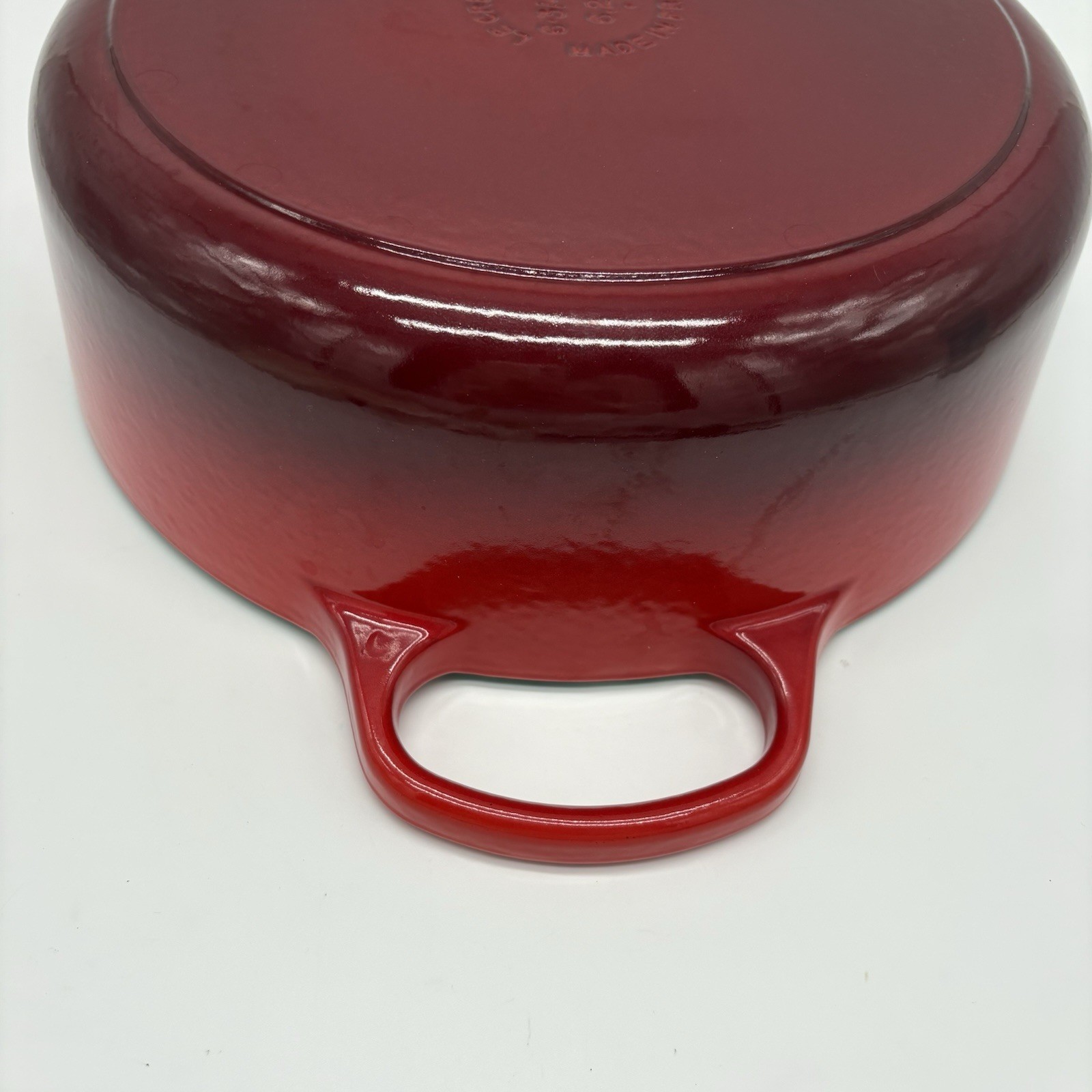 Le Creuset Signature Enameled Cast Iron Wide Round Dutch Oven 6 3/4Qt Cerise Red