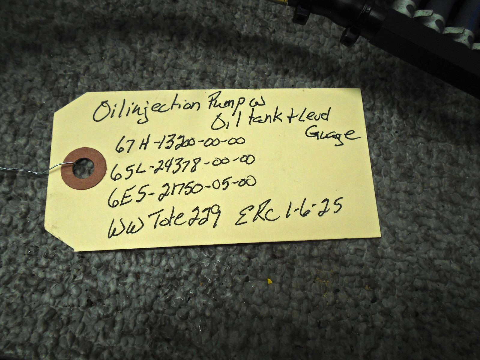 Oil Injection Pump Assy w Tank Assy 67H-13200-00-00 Yamaha 150hp-200hp Outboard