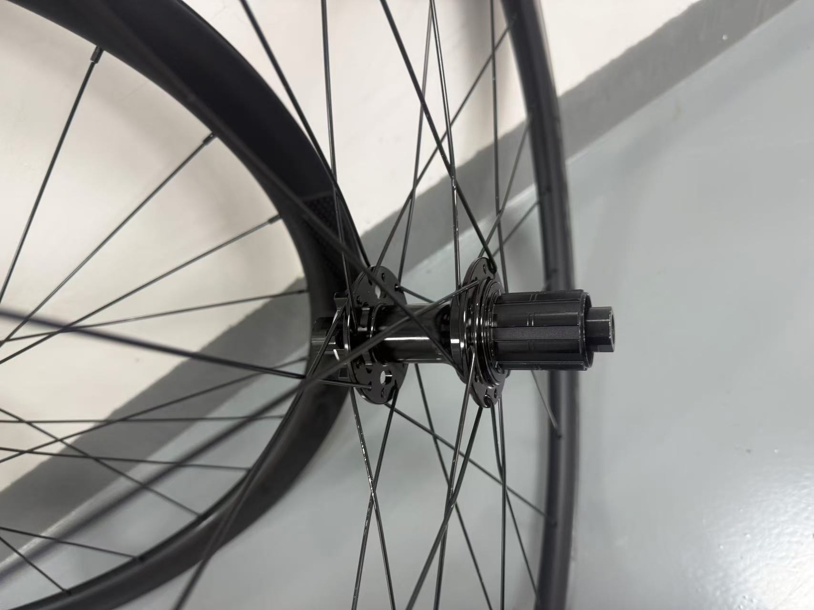 MEROCA 42mm Carbon Road Wheelset 700C Clincher Bicycle Wheels 6-Bolts Disc Brake