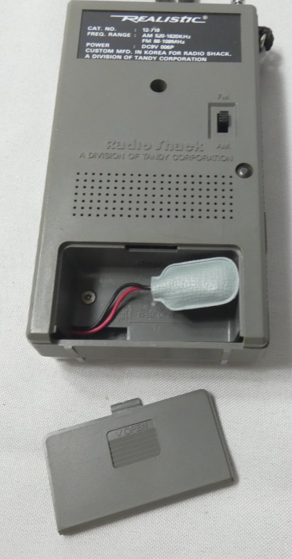 Vintage Radio Shack Realistic 12-718 AM/FM Transistor Radio w/Box Tested Works