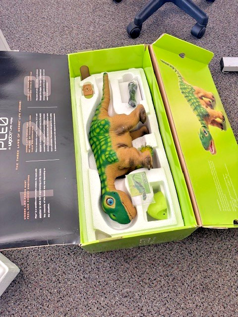 Original Pleo Ugobe Life Form Dinosaur Robot Pet , Charger Original Packaging