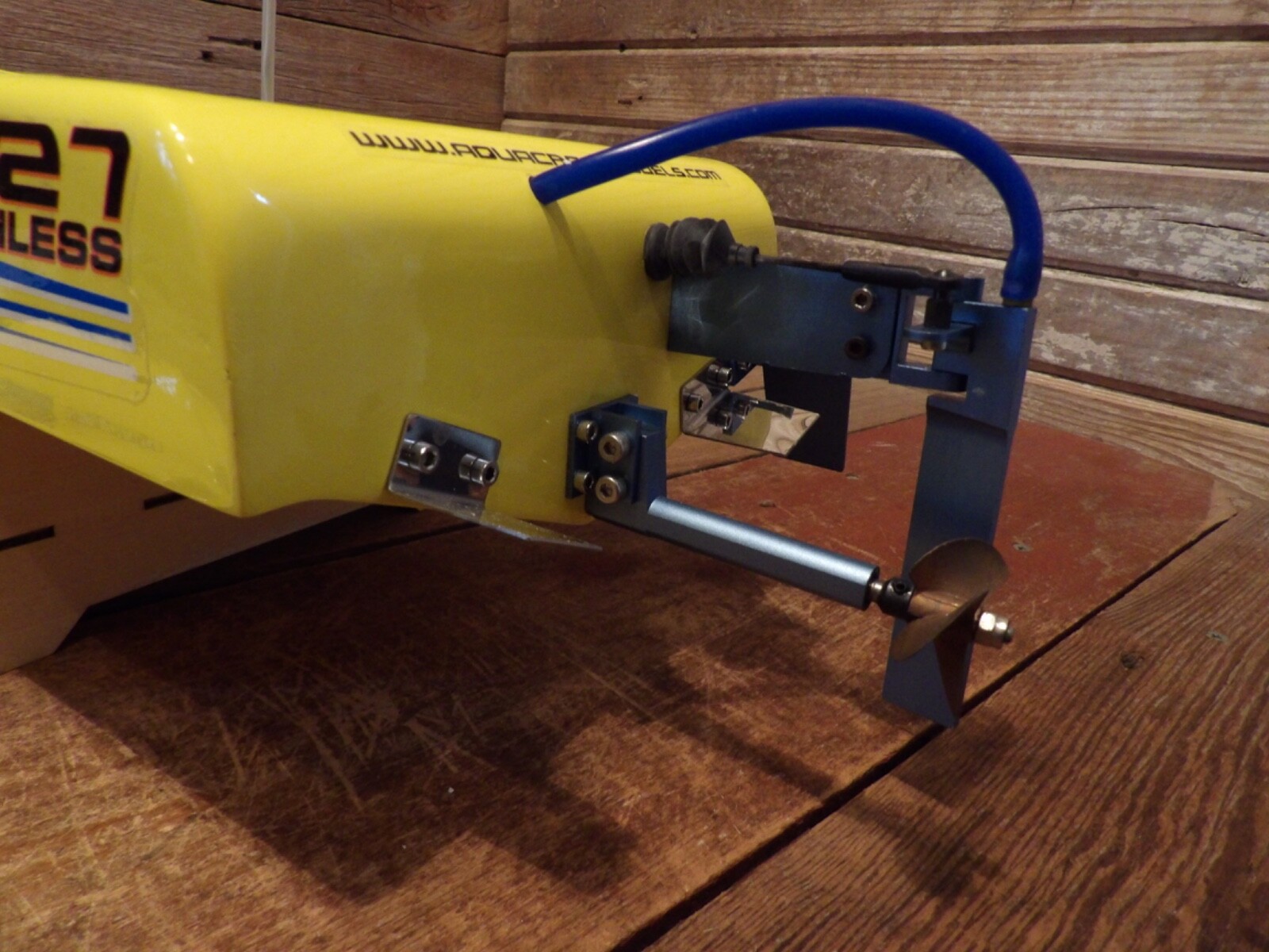 AQUACRAFT SUPERVEE 27 INSANE ELECTRIC BRUSHLESS SPEED BOAT IN BOX W/Charger