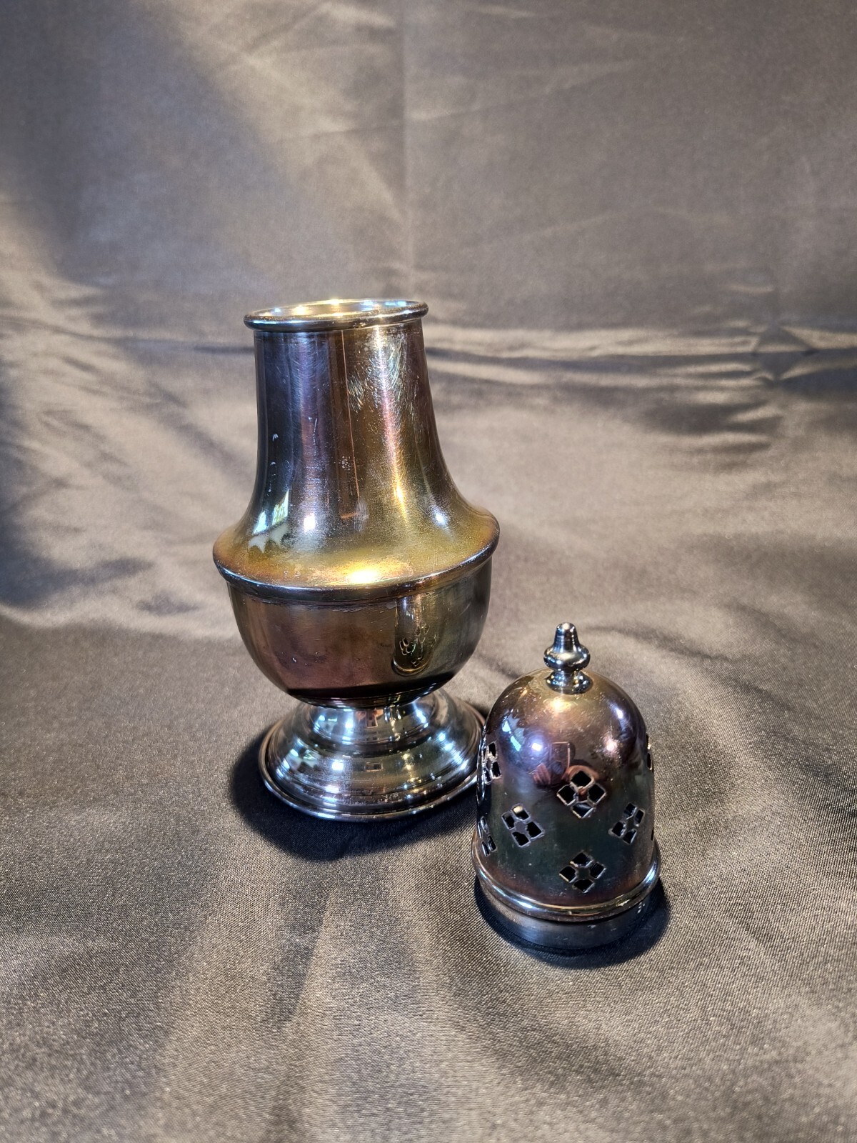 Vintage Sugar Shaker 7 1/8 inches "Silverplated England 16" Elegant Dining