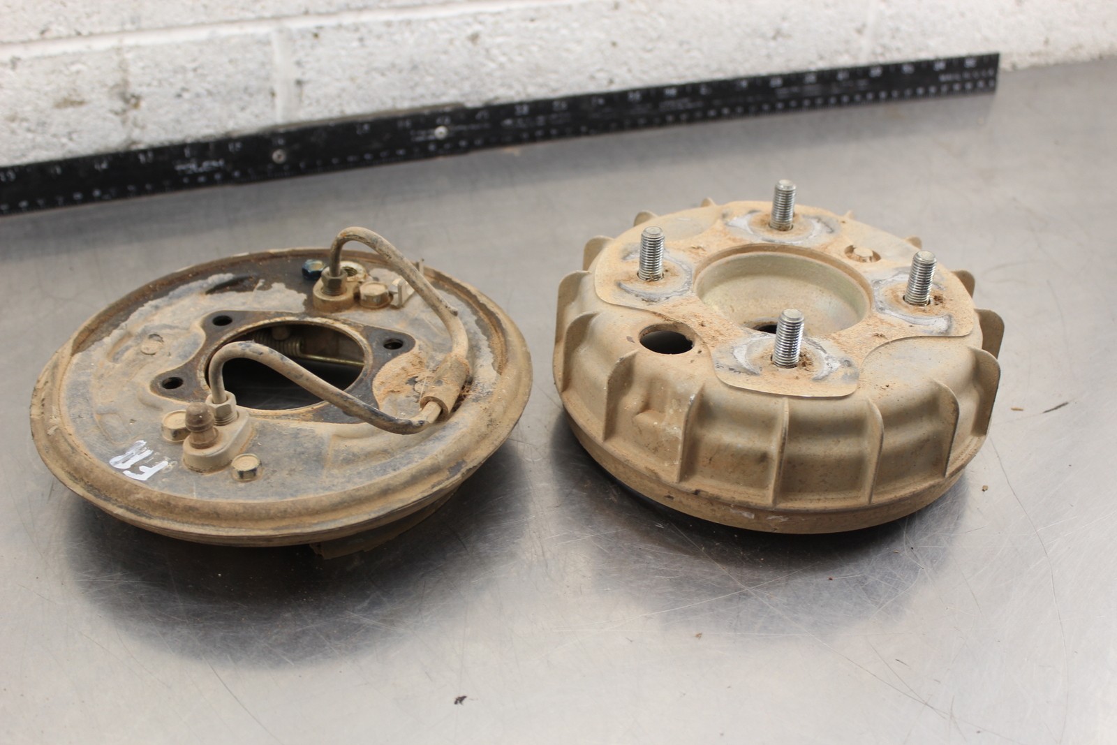 1986 Honda FourTrax 350 TRX350 4x4 RIGHT FRONT BRAKE DRUM O901