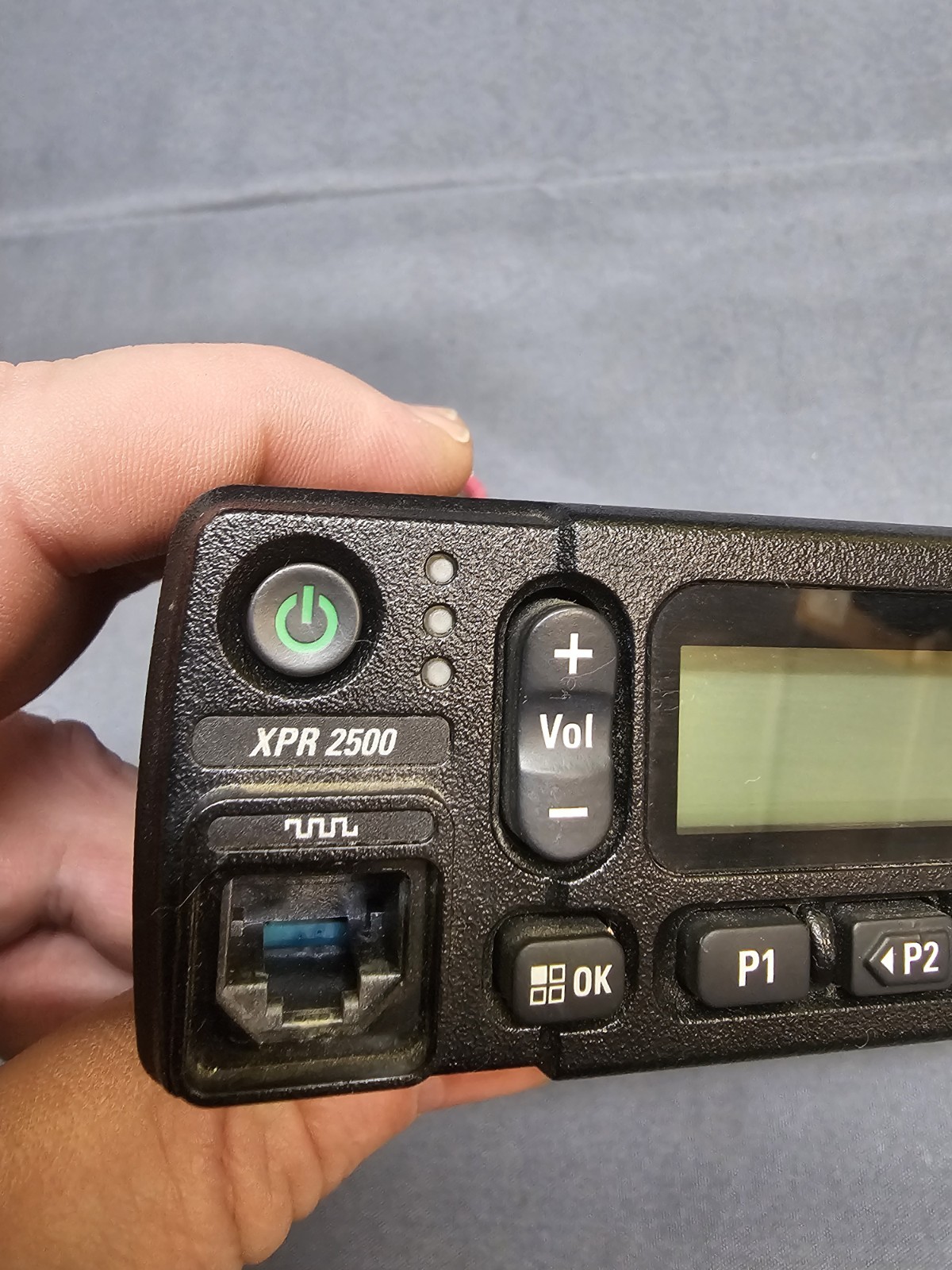 Motorola MOTOTRBO XPR2500 136-174 MHz 45w VHF Two Way Radio AAM02JQH9JA1AN