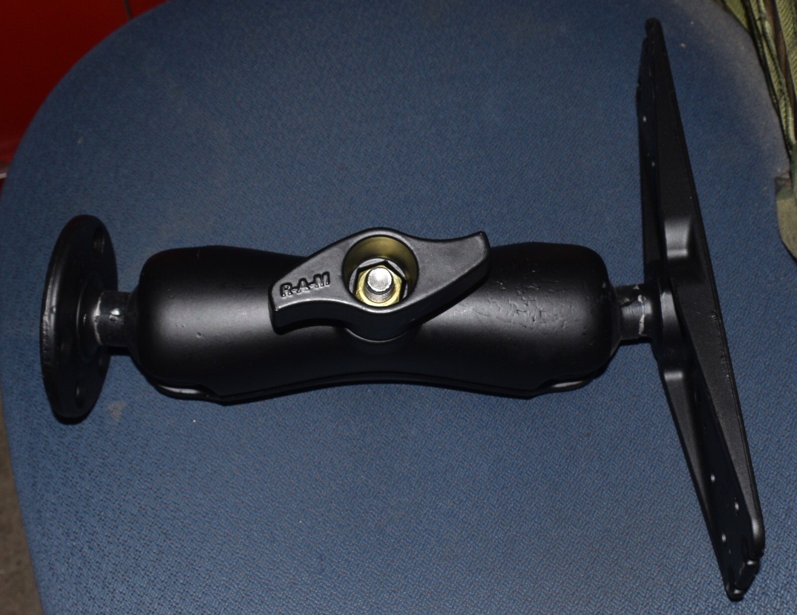 RAM LARGE LONG ARM ELECTRONICS MARINE MOUNT D-111U BRACKET 2.25" BALL MILITARY