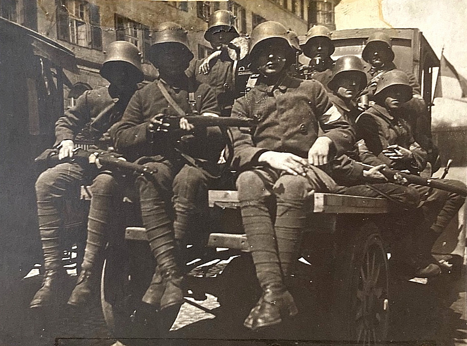 RARE! POST WW1 GERMAN FREIKORPS in MACHINE GUN TRUCK 1919 - PHOTO POSTCARD RPPC