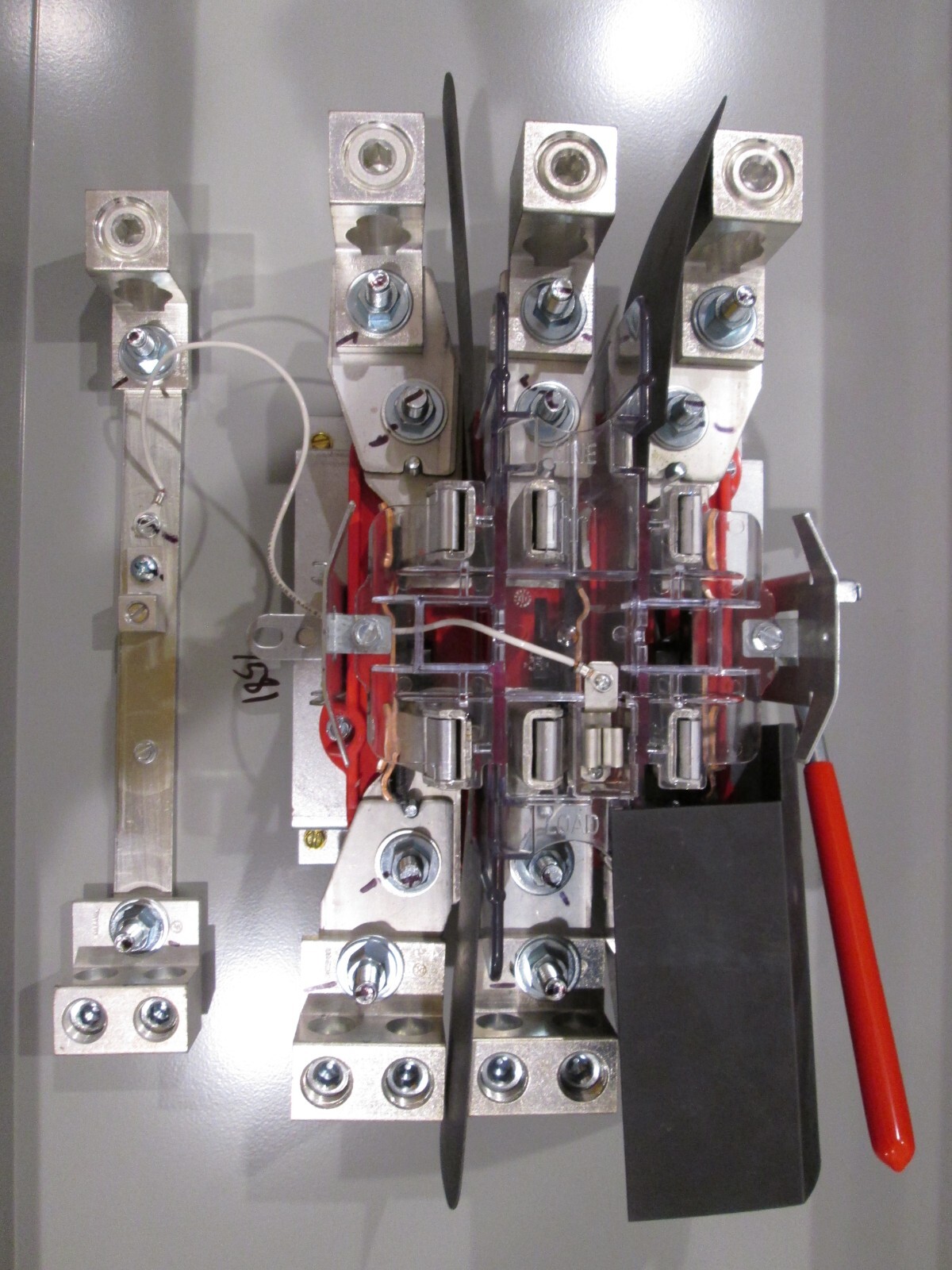 MILBANK - meter socket - 320 amp - 3 Phase - 7T BYPS U4342-R-K7-K6-BLG-AEPU