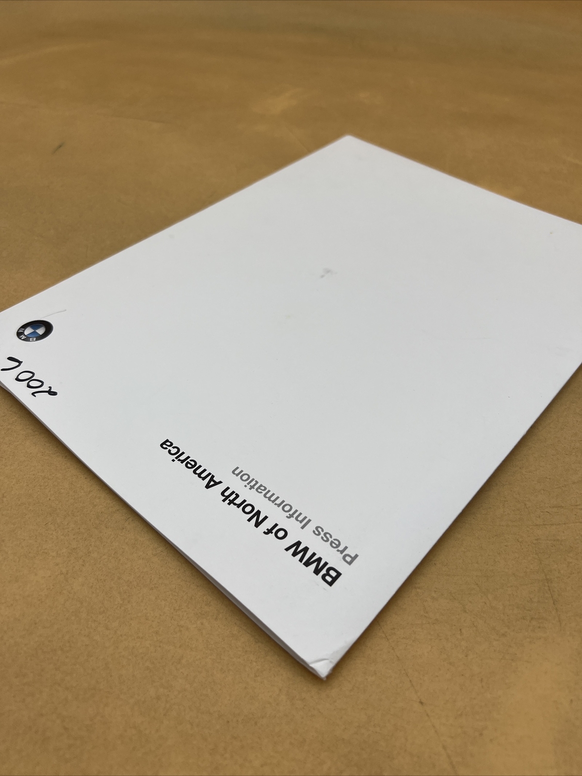 2006 BMW OF NORTH AMERICA PRESS KIT MEDIA INFORMATION WITH STORAGE FOLDER