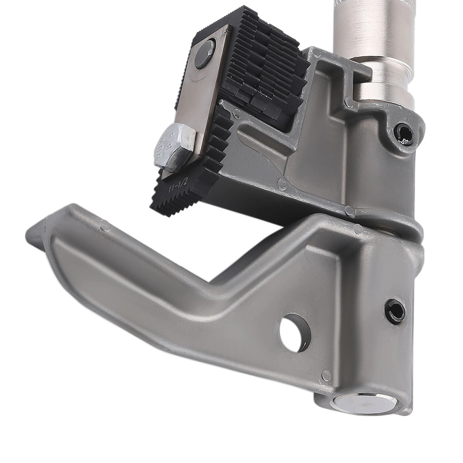 7402 Universal Outside Thread Chaser with 6 Dies 216884 Use for 1-1/4” to 5” O.D