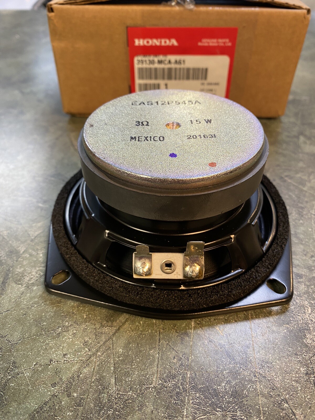 Honda GL1500/A/SE/I GL1500CF Gold Wing Valkyrie Front Speaker OEM 39130-MCA-A61