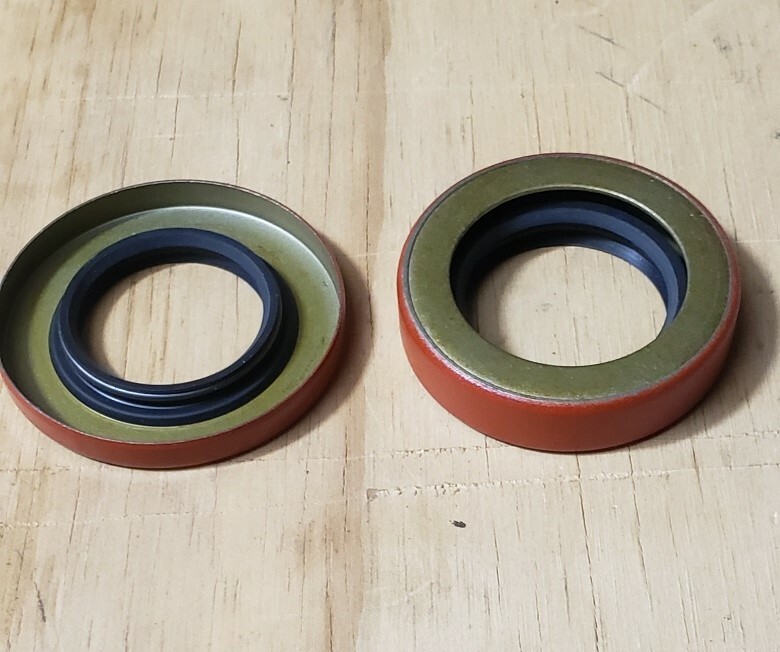 Hobart 30qt D30 gear box & Planetary shaft seals 110335 110334 both seals