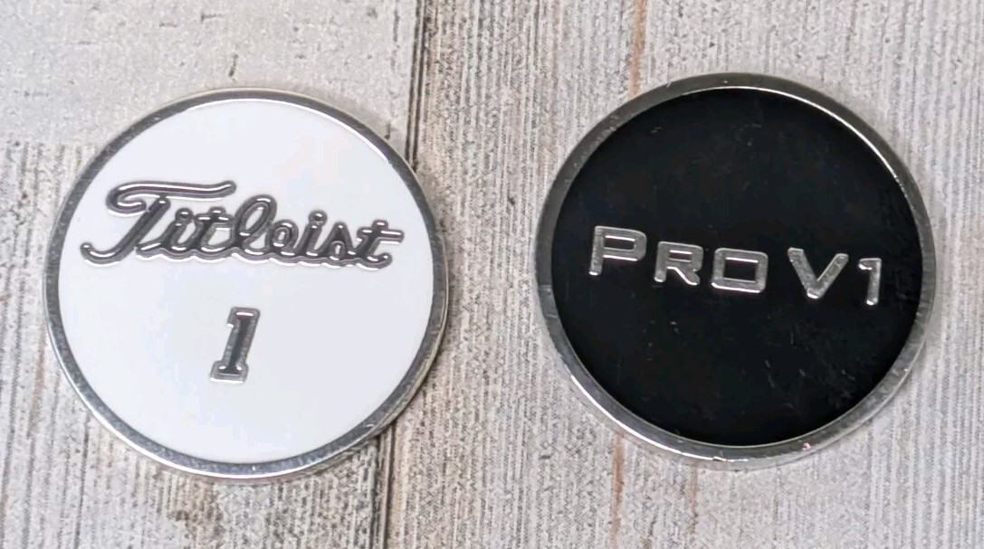 Titleist Ball Marker 2 Sided White Black Titleist Pro V1 Novelty Coin