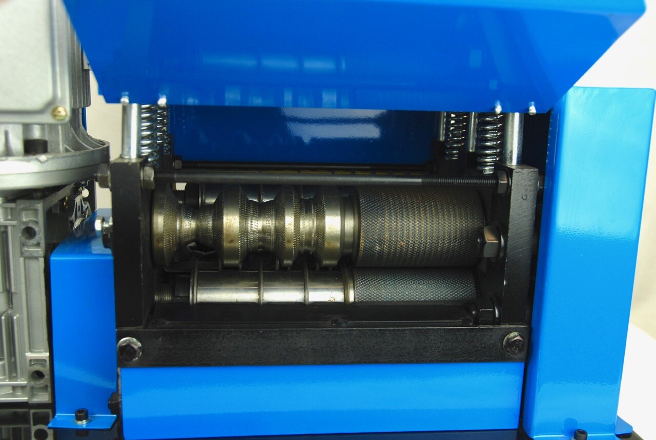 NEW BLUEROCK Tools WS-212 Wire Stripping Machine - Motorized Copper Stripper