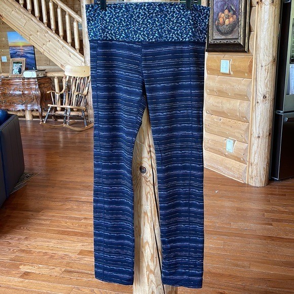 Lululemon yoga pants medium 10 tall long